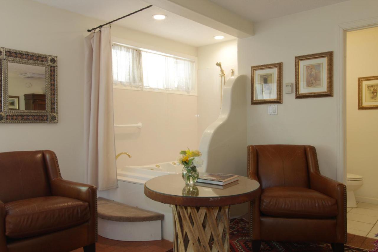 Casa Blanca Inn And Suites Farmington Esterno foto